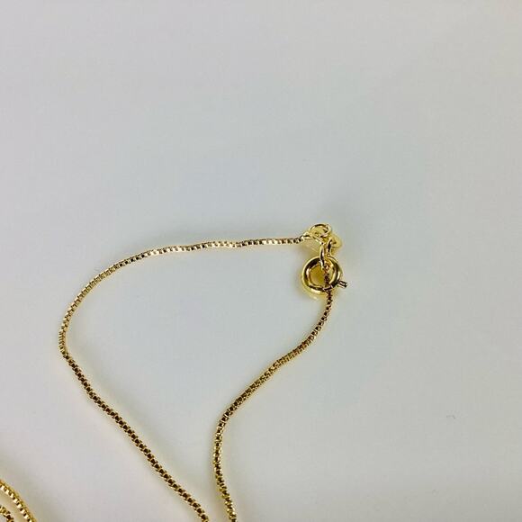 Unique Designs Heart Necklace - Picture 4 of 8